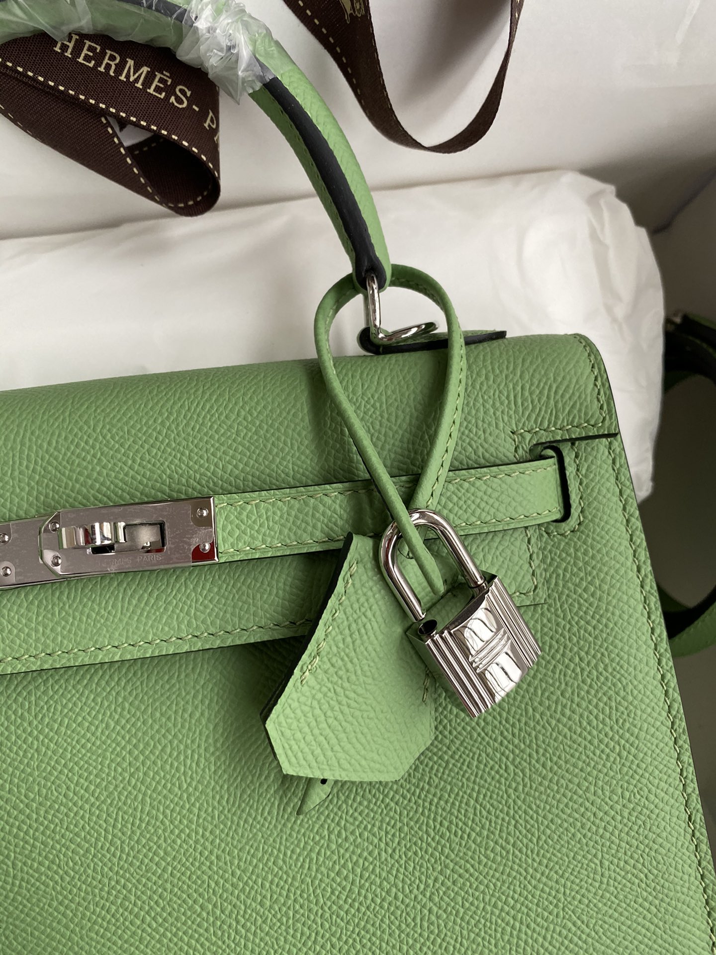 Hermes Kelly 25cm Handbag Shoulder Bag in Green Kiwi Epsom Leather